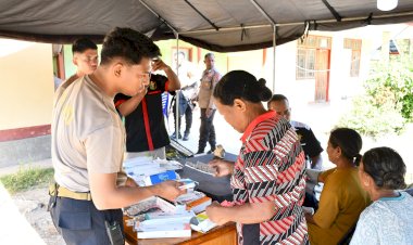 Polda-NTT-Peduli-Kesehatan:-Gelar-Pemeriksaan-Gratis-untuk-Warga-Terdampak-Konflik-di-Flores-Timur