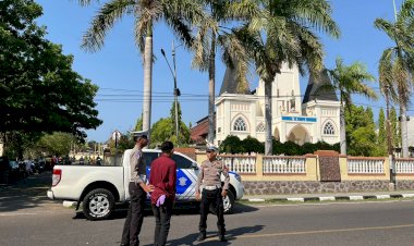 Kegiatan-Satuan-Lalu-Lintas-Polres-Sikka-dalam-rangka-Pelaksanaan-Patroli-di-Tempat-tempat-Ibadah.