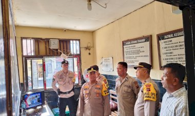 Apel-Rutin-Polres-Sikka:-Penegasan-Disiplin-dan-Kerapian-untuk-Meningkatkan-Profesionalisme