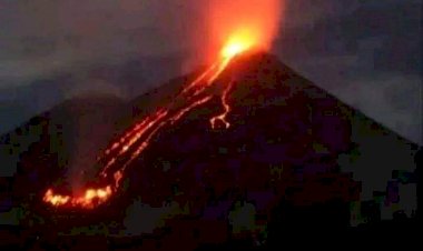 Gunung-Lewotobi--Meletus,-Lontarkan-Batu-dan-Kerikil,-Larva-dan-Hawa-Panas,-Warga-Histeris