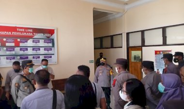 APEL-PANGGILAN-LUAR-BIASA-(PLB)-PENGECEKAN-TANGGAP-BENCANA-TERKAIT-PEMBERSIHAN-TEMPAT-TINGGAL-UNTUK-PARA-PENGUNGSI-OLEH-PERSONIL-POLRES-SIKKA