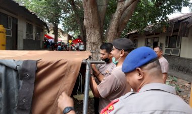 Polres-Sikka-Laksanakan-Bakti-Sosial-dan-Pembangunan-Tenda-Lapangan-untuk-Pengungsi-Erupsi-Gunung-Lewotobi
