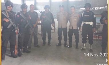 PERSONIL-BRIMOB-YON-B-PELOPOR-MAUMERE-LAKSANAKAN-PATROLI-CIPKON-DI-WILAYAH-HUKUM-POLRES-SIKKA