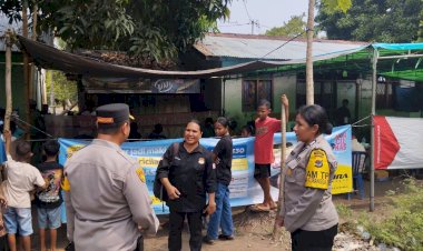 Wakapolres-Sikka-Monitoring-Langsung-Tahapan-Pemungutan-Suara-di-Kecamatan-Waigete