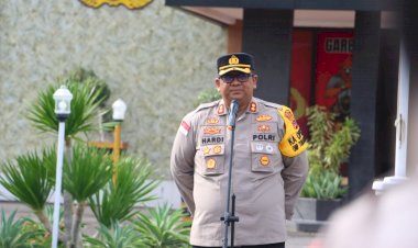 Polres-Sikka-Kerahkan-105-Personel-untuk-Amankan-Unjuk-Rasa-Pasca-Pleno-KPU