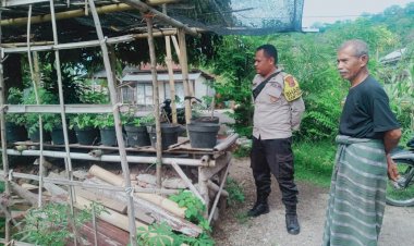 Bhabinkamtibmas-Desa-Lela-Lakukan-Pendampingan-Petani-Mandiri-untuk-Mendukung-Program-Ketahanan-Pangan-Nasional