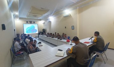 Polres-Sikka-Gelar-Anev-Mingguan,-Bahas-Kendala-Tugas-dan-Persiapan-Verifikasi-Tim-Polda-NTT