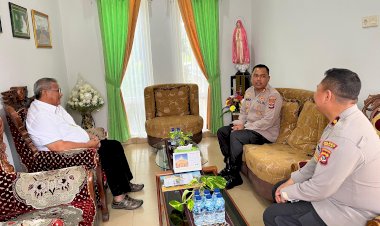 Kapolres-Sikka-Silaturahmi-dengan-Uskup-Maumere,-Jalin-Sinergi-Demi-Keamanan-dan-Keharmonisan-Kabupaten-Sikka