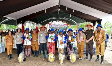 Swasembada-Pangan-2025:-Kapolda-NTT-Pimpin-Penanaman-Jagung-Serentak-di-TTU