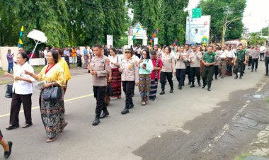 ASN,-TNI-POLRI,-dan-Ribuan-Umat-Rayakan-Pembukaan-Tahun-Yubileum-2025-di-Maumere