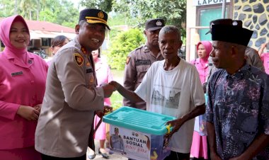 Bantuan-Sosial-Kapolres-Sikka-dan-Bhayangkari-Peduli,-Bukti-Nyata-Kedekatan-Polri-dengan-Masyarakat