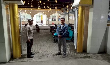Polsek-Kewapante-Polres-Sikka-Kawal-Ibadah-Tarawih,-Jamin-Keamanan-dan-Kenyamanan-Jemaah