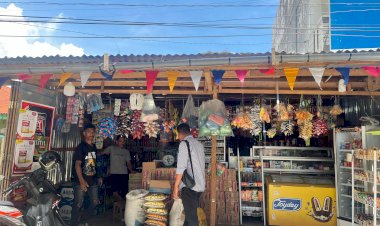 Satgas-Pangan-Polres-Sikka-Lakukan-Pengecekan-Stok-dan-Harga-Bahan-Pokok-di-Kios-Selama-Bulan-Ramadhan