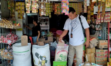 SATGAS-PANGAN-POLRES-SIKKA-CEK-STOK-DAN-HARGA-BAHAN-PANGAN-DI-PASAR-TINGKAT-MAUMERE-SELAMA-BULAN-RAMADAN