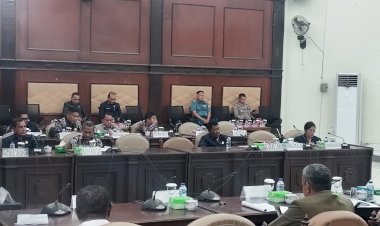 Kompol-Sipri-Sedan-Hadiri-Rapat-Paripurna-DPRD-Sikka,-Bahas-Isu-Strategis-Daerah