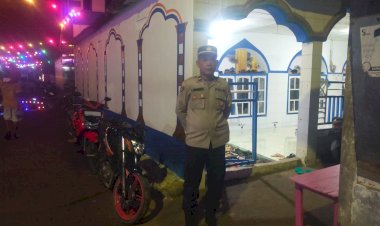 Polsek-Alok-Laksanakan-Monitoring-dan-Pengamanan-Pelaksanaan-Kegiatan-Sholat-Tarawih-dan-Witir