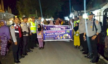 Polsek-Waigete-Kawal-Takbiran-Keliling-di-Desa-Nangahale,-Warga-Antusias-Sambut-Idul-Fitri-1446-H