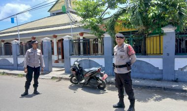 Personel-Pos-PAM-Beru-Laksanakan-Pengamanan-dan-Pengaturan-Lalu-Lintas-saat-Sholat-Jumat-di-Masjid-At-Taqwa-Beru
