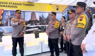 Kapolri-Cek-Langsung-Pelayanan-Arus-Balik-di-Stasiun-Tawang,-Dorong-Pemudik-Gunakan-Kereta-Api