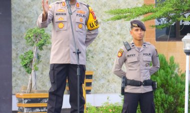 Apel-Jam-Pimpinan-:-Kapolres-Sikka-Pimpin-Apel-Tegaskan-Kesiapan-Operasi-Semana-Santa-Turangga-2025