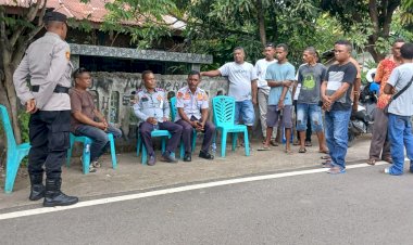 Sigap-Amankan-Situasi,-Polsek-Kewapante-Hadir-di-Tengah-Protes-Sopir-Angkutan-Pedesaan