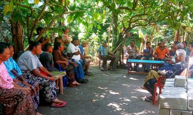 Bhabinkamtibmas-Polsek-Lela-Polres-Sikka-Laksanakan-Sosialisasi-Kamtibmas-Di-Wilayah-Desa-Binaan