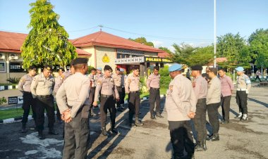 Polres-Sikka-Gelar-Apel-Fungsi,-Kabag-SDM-dan-Kasie-Propam-Tinjau-Langsung-Kedisiplinan-Anggota