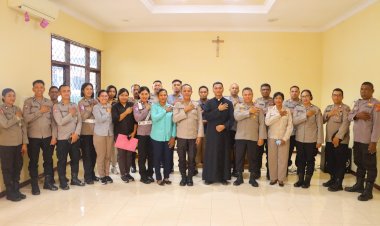 Polres-Sikka-dan-Polsek-Jajaran-Laksanakan-Pembinaan-Rohani-Serentak,-Wujudkan-Anggota-Polri-yang-Beriman-dan-Berakhlak-Mulia