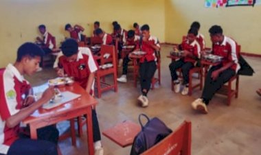 BGN-dan-Dapur-Mitra-Wairumbia-Gencarkan-Gizi-Seimbang-untuk-Warga-Sikka-:-Polres-Sikka-Lakukan-Monitoring