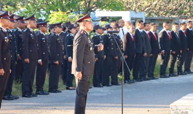 Polres-Sikka-Gelar-Upacara-Ziarah-Peringati-Hari-Bhayangkara-ke-79-di-Taman-Makam-Bahagia-Ilegetang