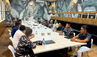 Sinergitas-TNI-Polri-dan-Forkopimda,-Kapolres-Sikka-Hadiri-Makan-Malam-Bersama-Danlantamal-VII