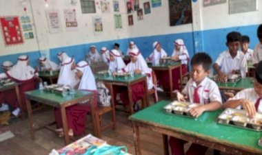 Polres-Sikka-Kawal-Penyaluran-3.611-Paket-Makanan-Bergizi-Gratis-di-Kabupaten-Sikka