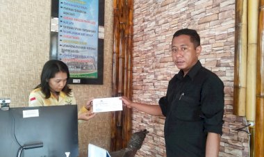 PENYIDIK-POLSEK-WAIGETE-POLRES-SIKKA-MENGIRIMKAN-TERSANGKA-DAN-BARANG-BUKTI-(-TAHAP-II-)-KE-KEJAKSAAN-NEGERI-SIKKA