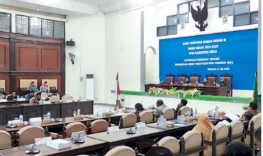 POLRI-UNTUK-MASYARAKAT-:-KABAGOPS-POLRES-SIKKA-MENGIKUTI-RAPAT-PARIPURNA-VII-MASA-SIDANG-III-TAHUN-SIDANG-2024/2025-DPRD-KAB.-SIKKA