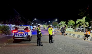 Satuan-Lalu-Lintas-Polres-Sikka-Laksanakan-Kegiatan-Patroli-Lampu-Biru-di-Wilayah-Hukum-Polres-Sikka