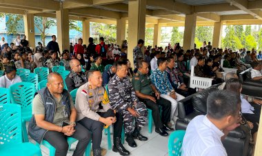 Kapolres-Sikka-Hadiri-Seminar-Nasional-Ketahanan-Pangan-Dan-Pimpin-Langsung-Pengamanan-Kegiatan-Bersama-Menko-Pangan-Zulkifli-Hasan-Di-Unimof
