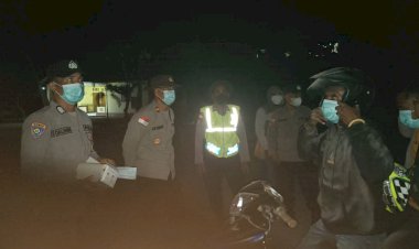 Personil-Polsek-Waigete-Polres-Sikka-Laksanakan-Monitoring-Pemantauan--Warga-Terdampak-Erupsi-Gunung-Lewotobi-Laki-laki
