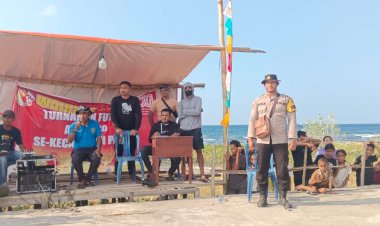 MENYONGSONG-HUT-RI-KE-80-KECAMATAN-PALUE-LAKSANAKAN-TURNAMEN-BOLA-KAKI-RERUWAIRERE-CUP