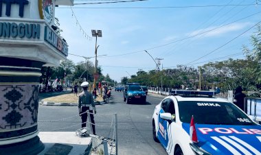 Pengawalan-dan-Pengamanan-Jalur-Lomba-Gerak-Jalan-kategori-Pelajar-SD-dan-SMP-di-wilayah-Kab.-Sikka