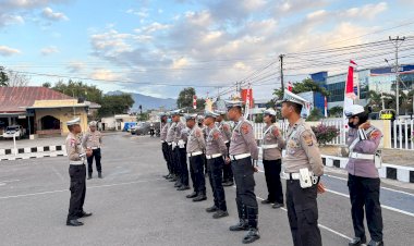 Satlantas-Polres-Sikka-Amankan-Arus-Lalin-Pagi,-Kota-Maumere-Tertib-dan-Lancar