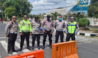 110-Personel-Polres-Sikka-Dikerahkan-Amankan-Lomba-Gerak-Jalan-Tingkat-SMA/SMK-dan-Instansi-Umum-HUT-RI-ke-80