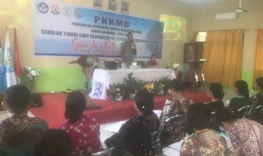 Bangun-Kesadaran-Kebangsaan,-Polres-Sikka-Berikan-Kuliah-Umum-di-STIKES-St.-Elisabeth