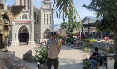 “Polres-Sikka-dan-Jajaran-Pastikan-Situasi-Kondusif-saat-Umat-Kristiani-Jalani-Ibadah-Minggu