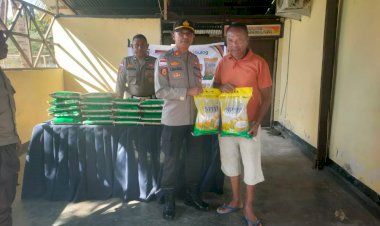 “Bantu-Ringankan-Beban-Warga,-Polres-Sikka-dan-Bulog-Sukses-Salurkan-Beras-Murah”