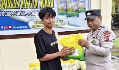 “Polsek-Lela-Polres-Sikka-dan-Bulog-Gelar-Pangan-Murah,-1-Ton-Beras-Ludes-Diserbu-Warga”
