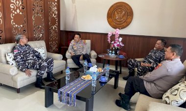Kapolres-Sikka-Jalin-Sinergitas-TNI-Polri-Lewat-Kunjungan-Silaturahmi-ke-Lanal-Maumere