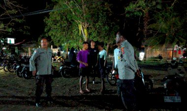 Polsek-Nelle-Polres-Sikka-Gelar-Patroli-Rutin,-Pastikan-Situasi-Kamtibmas-Tetap-Kondusif