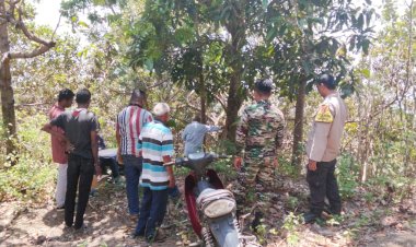 Bhabinkamtibmas-Desa-Mekendetung-Kabupaten-Sikka-Ajak-Warga-Bersama-Jaga-Kamtibmas