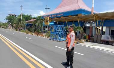 Penerbangan-di-Bandara-Frans-Seda-Maumere-Lumpuh-Akibat-Abu-Vulkanik-Gunung-Lewotobi,-Pengamanan-Bandara-Berjalan-Kondusif