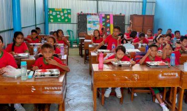 Polres-Sikka-Polda-NTT-Laksanakan-Pemantauan-Program-Makan-Bergizi-Gratis-(MBG)-untuk-23.375-Penerima-Manfaat-di-Kabupaten-Sikka